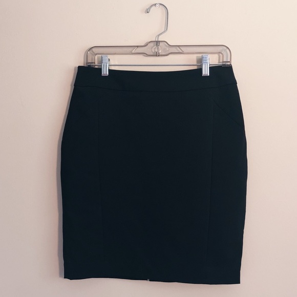 🎉 HP x2 🎉 | H&M | Black Fitted Pencil Skirt - Picture 2 of 8